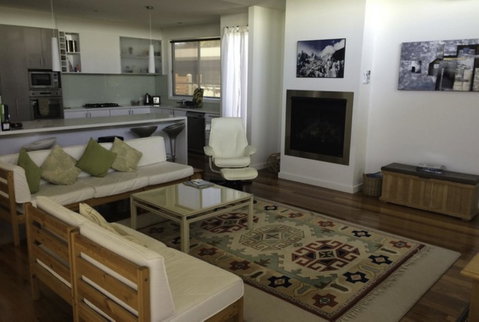 19 Glen Eagles Close - E Caravan Parks 2