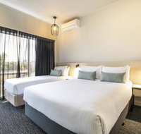 Nightcap at Excelsior Hotel - E Caravan Parks