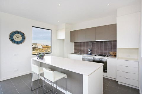 1 Pebble Place - E Caravan Parks 2