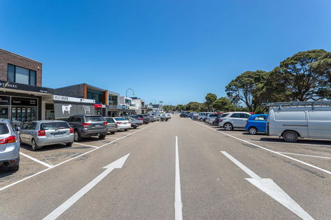 Blairgowrie Apartment 2 - On The Beach - E Caravan Parks 9