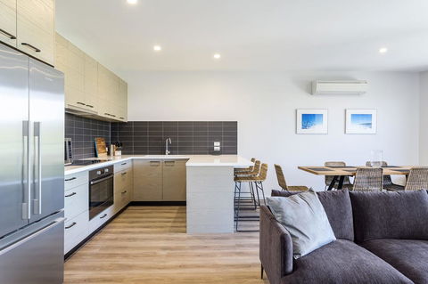 Blairgowrie Apartment 2 - On The Beach - E Caravan Parks 3