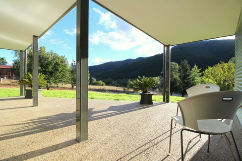 3 Bells Alpine Cottage - E Caravan Parks 17