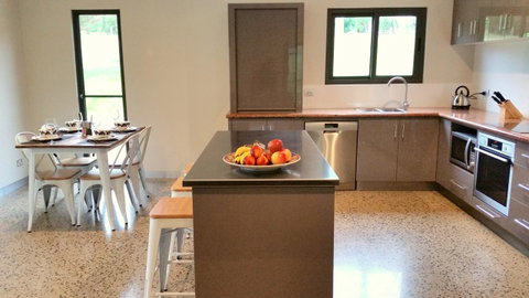 3 Bells Alpine Cottage - E Caravan Parks 14