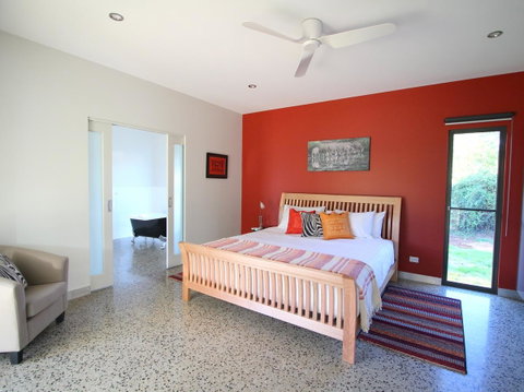 3 Bells Alpine Cottage - E Caravan Parks 7