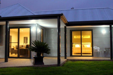 3 Bells Alpine Cottage - E Caravan Parks 10