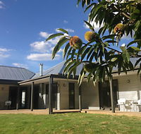 3 Bells Alpine Cottage - E Caravan Parks