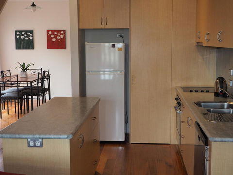 Beechwood Apartment - E Caravan Parks 13