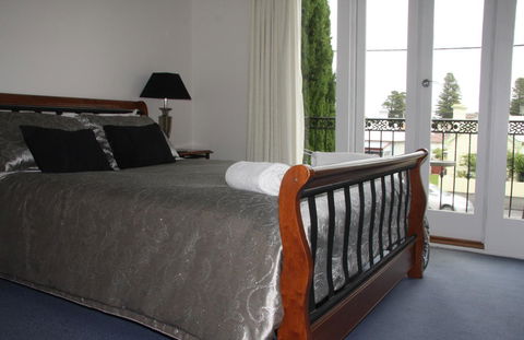 Beechwood Apartment - E Caravan Parks 4