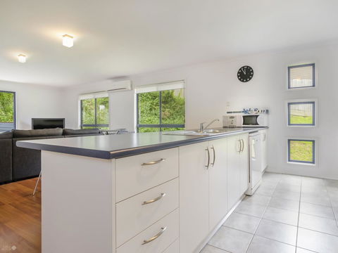Demure Charm - E Caravan Parks 15