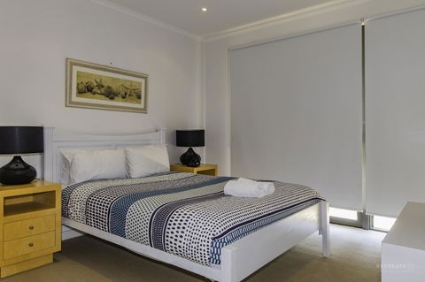 Torquay Golf Retreats - Pool, Beach, Tennis, Golf - E Caravan Parks 8