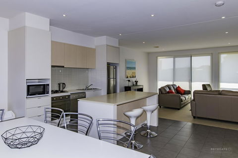 Torquay Golf Retreats - Pool, Beach, Tennis, Golf - E Caravan Parks 1