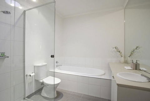 Torquay Golf Retreats - Pool, Beach, Tennis, Golf - E Caravan Parks 5