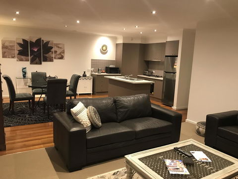 Black Lotus Townhouse - E Caravan Parks 3