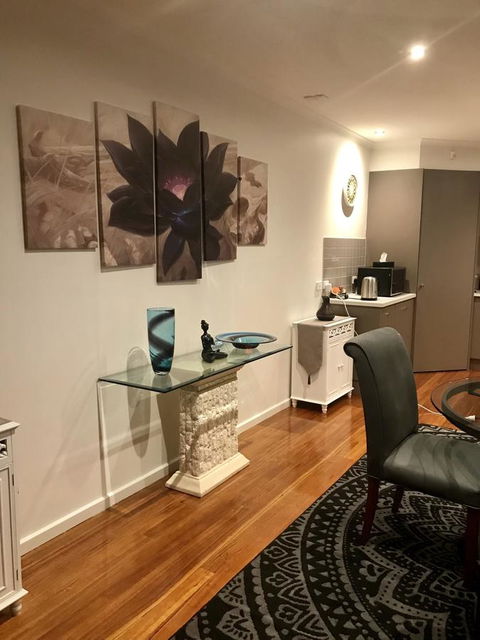 Black Lotus Townhouse - E Caravan Parks 6