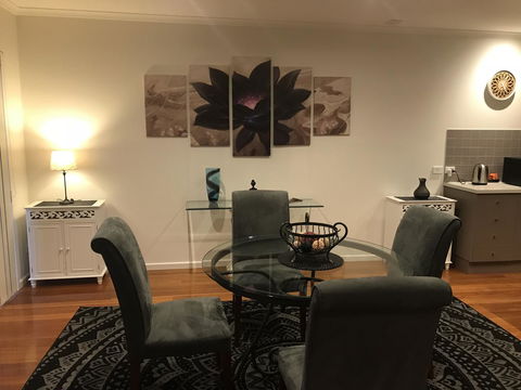 Black Lotus Townhouse - E Caravan Parks 8
