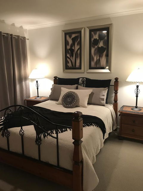 Black Lotus Townhouse - E Caravan Parks 5