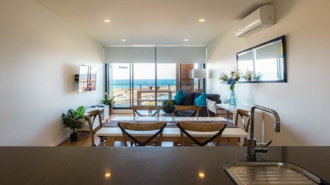Waterfront Apt 234 Marinaquays - E Caravan Parks 0