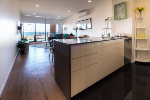 Waterfront Apt 234 Marinaquays - E Caravan Parks 14