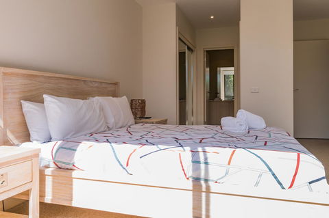 1 Sunset Place - E Caravan Parks 11