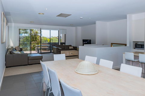 1 Sunset Place - E Caravan Parks 2