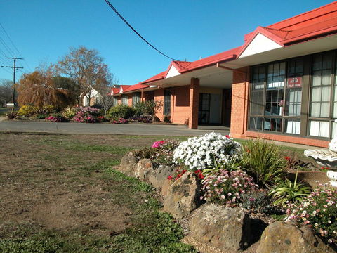 Ambassador Motor Inn - E Caravan Parks 0