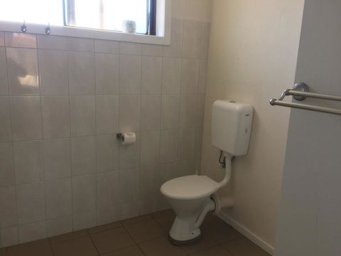 Ambassador Motor Inn - E Caravan Parks 22
