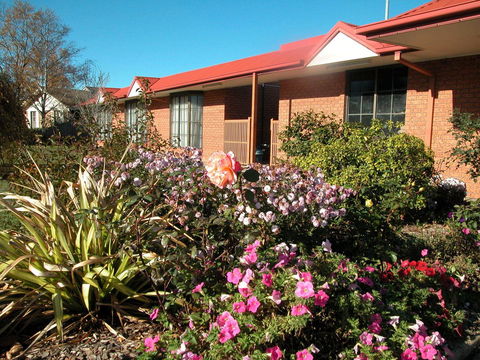 Ambassador Motor Inn - E Caravan Parks 39