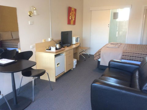 Ambassador Motor Inn - E Caravan Parks 20