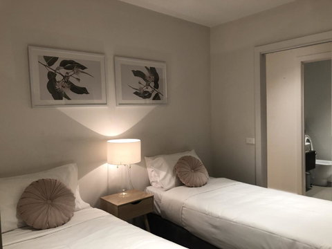 Clara Q Apartments - E Caravan Parks 0