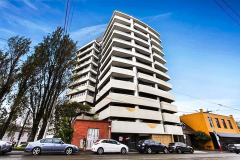 Clara Q Apartments - E Caravan Parks 5