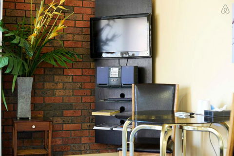 Cottages For Two - E Caravan Parks 16