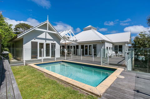 Perfect Blairgowrie Beach House - E Caravan Parks 1