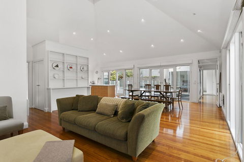 Perfect Blairgowrie Beach House - E Caravan Parks 4