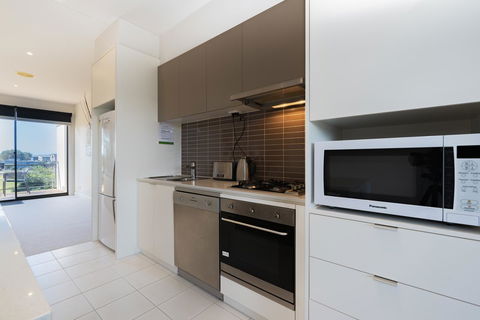 Stylish 3 Bedroom Townhouse - Free Parking - E Caravan Parks 10