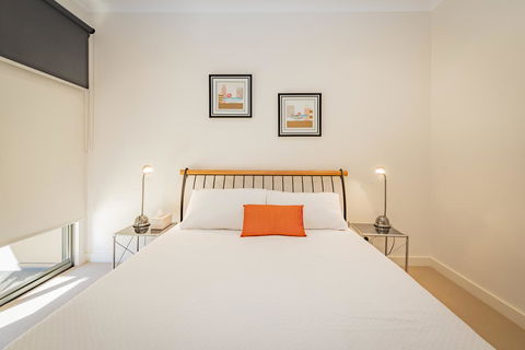 Stylish 3 Bedroom Townhouse - Free Parking - E Caravan Parks 6
