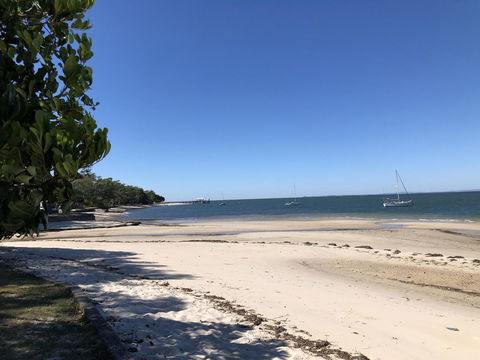 Bribie Island Hotel - E Caravan Parks 9
