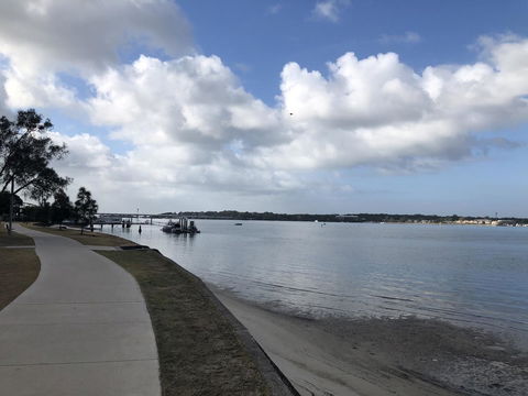 Bribie Island Hotel - E Caravan Parks 5