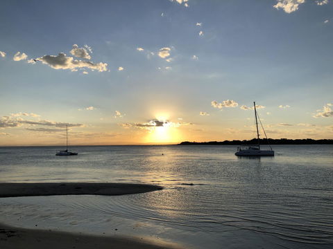 Bribie Island Hotel - E Caravan Parks 8