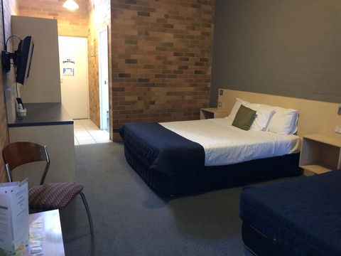 Bribie Island Hotel - E Caravan Parks 17