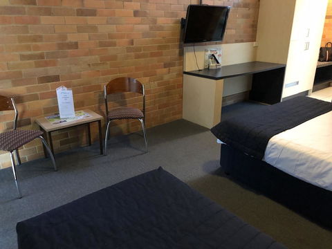 Bribie Island Hotel - E Caravan Parks 18