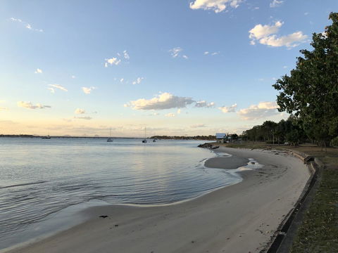 Bribie Island Hotel - E Caravan Parks 24