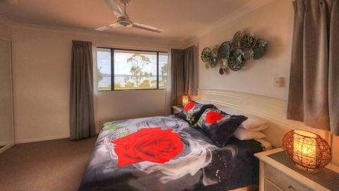 Dolphin Waters - E Caravan Parks 4