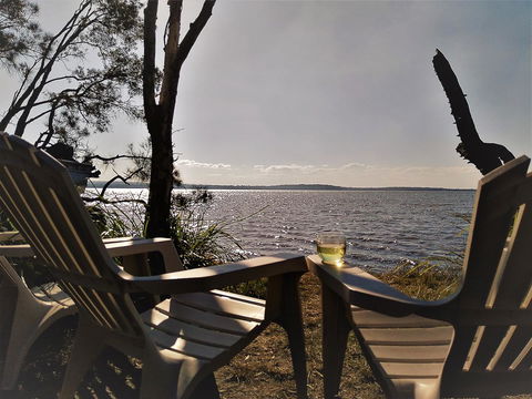 Lake Weyba Noosa Lodge & Kangaroos - E Caravan Parks 3