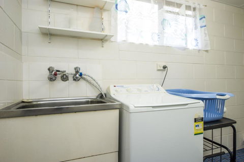 Magnetic North Apartment 1 - E Caravan Parks 11