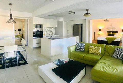 Hotel Laguna - E Caravan Parks 7