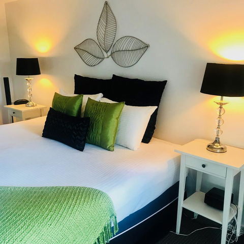 Hotel Laguna - E Caravan Parks 9