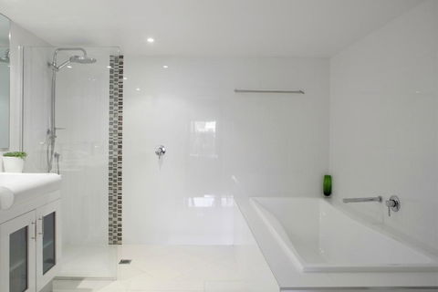 Hotel Laguna - E Caravan Parks 5