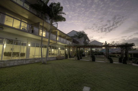 Mercure Clear Mountain Lodge - E Caravan Parks 14