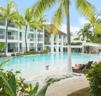 Beach Club Port Douglas 3 Bedroom Luxury Apartment - E Caravan Parks