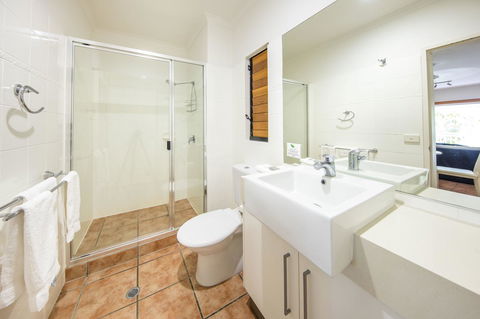 Paradise On The Beach Resort - E Caravan Parks 20